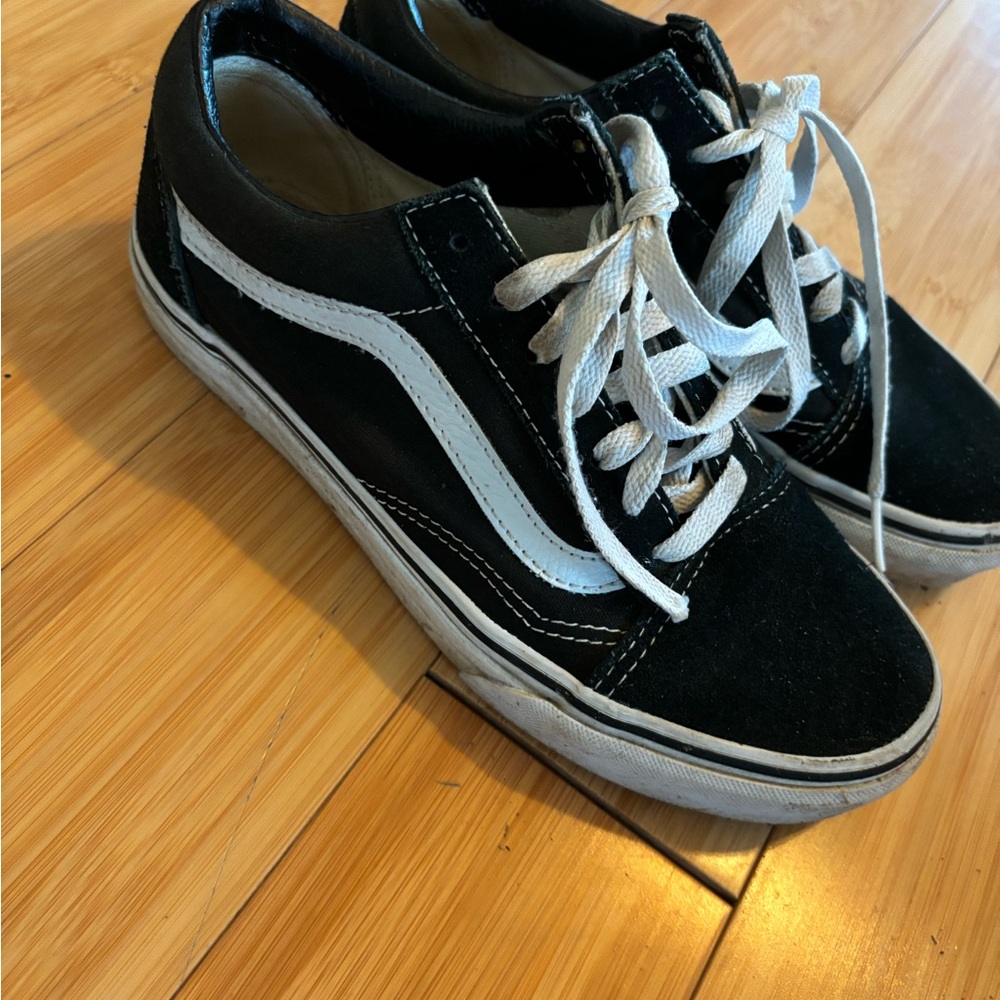 Women’s 7.5 Vans